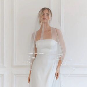 Untamed petals Hartley veil